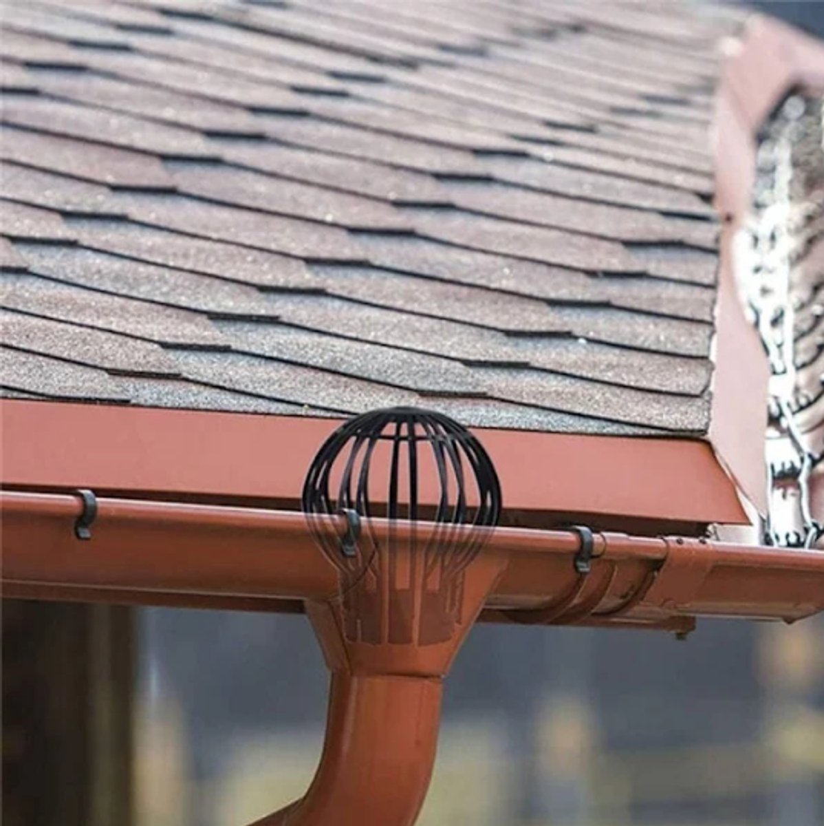 Pack of 4 - Plastic Drain Guards - Prevents drain pipes from becoming clogged by leaves, moss, mud, sludge, silt, balls and other debris.