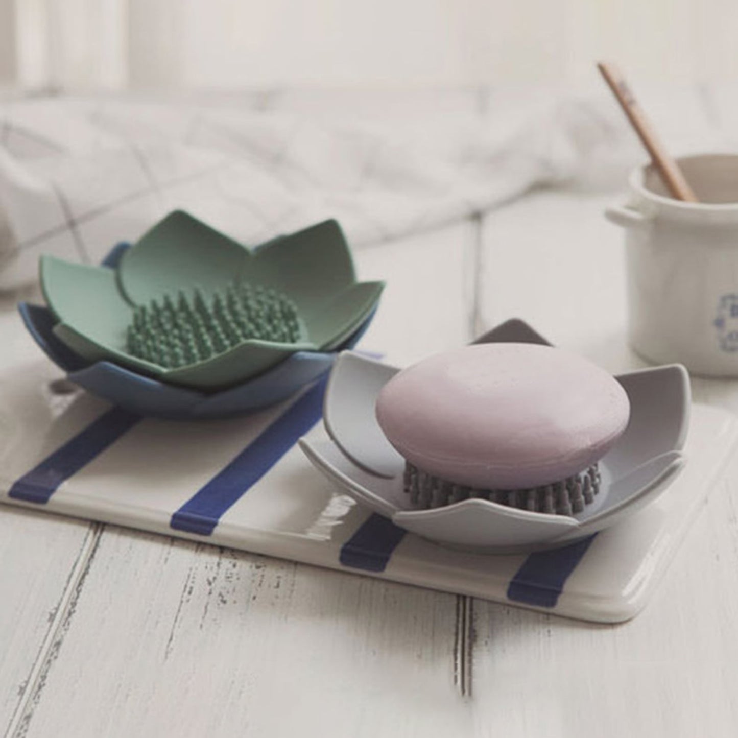 Silicone Soap Dishes with Draining - Lotus Shaped Bathroom Bar Soap Holder for Shower - Soap Tray for Kitchen Sink - Floral Shape Soap Saver for Counter Bathtub(1/4 Pack) Grey