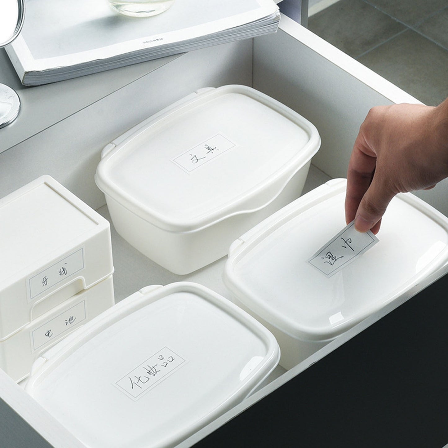 Tyidzon Wipes Dispenser, Wipe Container with Sealing Lid, 7" L x 2.9" W x 5.2" H, Wipe Container Keeps Wipes Fresh