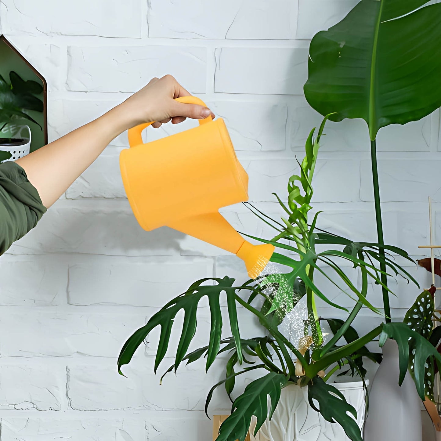 Dmlowu Watering Can 700ml Plastic Kids Watering Can Light-Weight Watering Can Indoor Plants for Artificial Plants Outdoor Garden Flowers Live Plants, Sturdy Gardening Watering Can for Kids Yellow