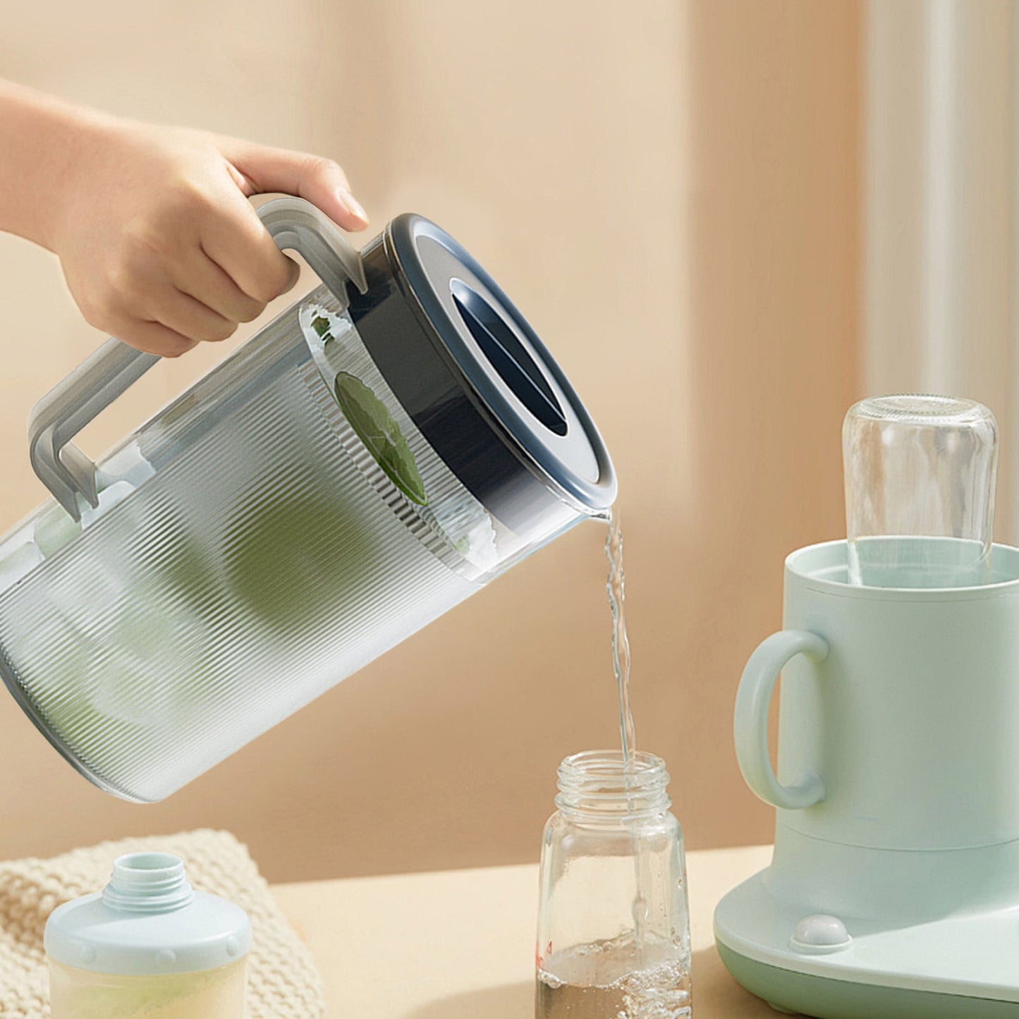 PALIFEUR Water Pitcher with Lid, 2 L Plastic Pitcher for Tea & Juice Water, Hot/Cold Water Jug, Tea Pitcher, Juice Pitcher, 13.5 x 7.2 x 4.7 Inch Z-7-Blue