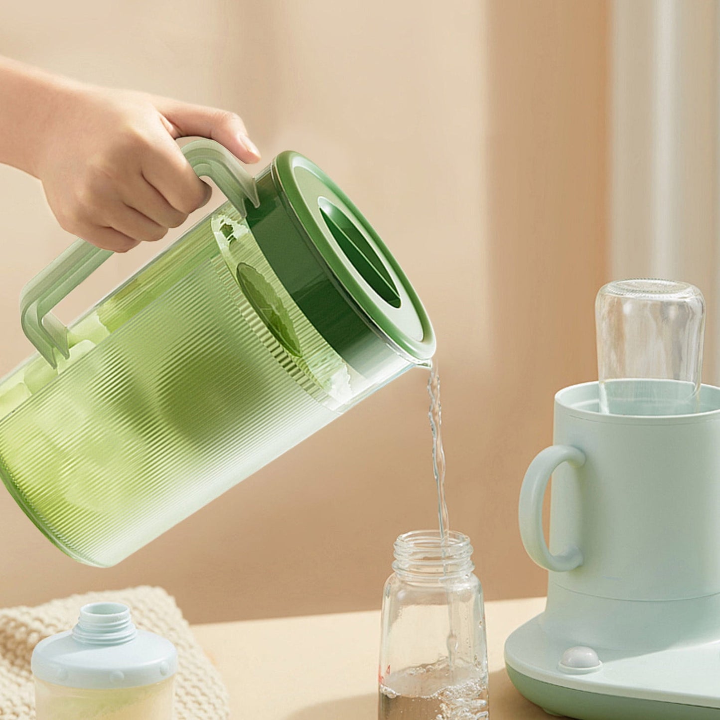 PALIFEUR Water Pitcher with Lid, 2 L Plastic Pitcher for Tea & Juice Water, Hot/Cold Water Jug, Tea Pitcher, Juice Pitcher, 13.5 x 7.2 x 4.7 Inch Z-7-Green