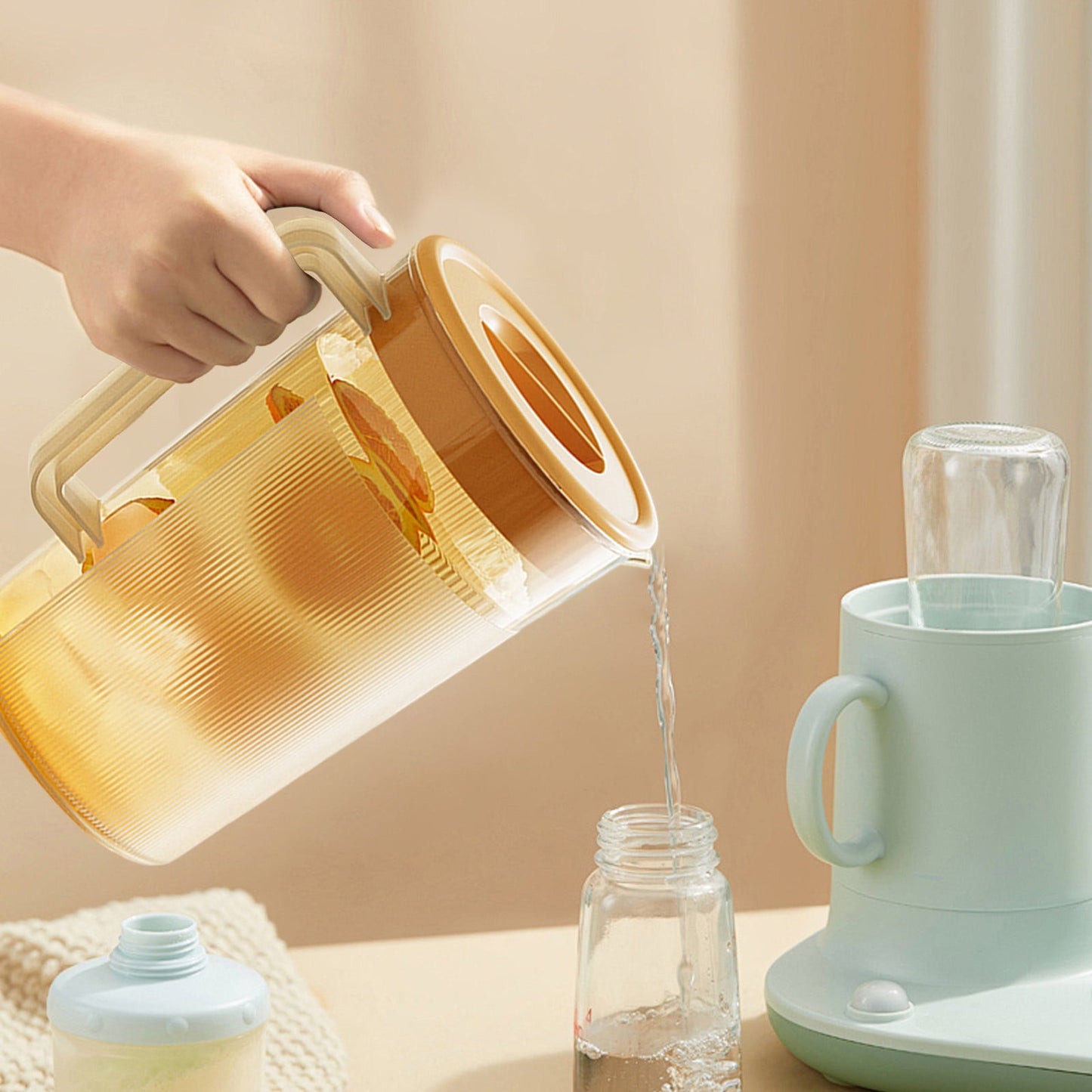 PALIFEUR Water Pitcher with Lid, 2 L Plastic Pitcher for Tea & Juice Water, Hot/Cold Water Jug, Tea Pitcher, Juice Pitcher, 13.5 x 7.2 x 4.7 Inch Z-7-Orange