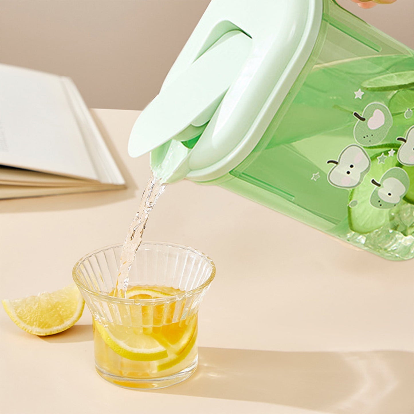 PALIFEUR Water Pitcher with Lid, 2 L Plastic Pitcher for Tea & Juice Water, Hot/Cold Water Jug, Tea Pitcher, Juice Pitcher, 13.5 x 7.2 x 4.7 Inch Z-9-Green