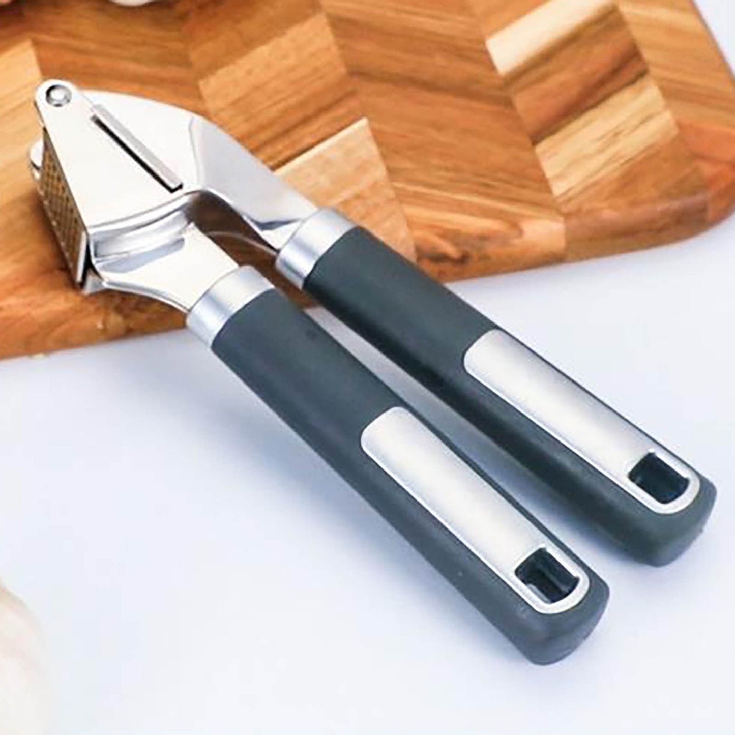 Stainless Steel Garlic Press Rocker, Garlic Mincer With Studs, Heavy Duty Garlic Chopper, Effective Garlic Peeler, Easy to Clean Kitchen Gadget for Minced Garlic, Dishwasher Safe 【Best Seller】E