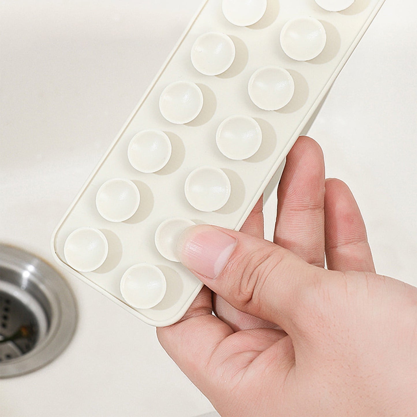 Tyidzon Silicone Sink Splash Guard 19.29X3.54X1.97 Inch Water Splash Guard for Kitchen and Bathroom Kitchen Sink Splash Guard with Suction Cup White