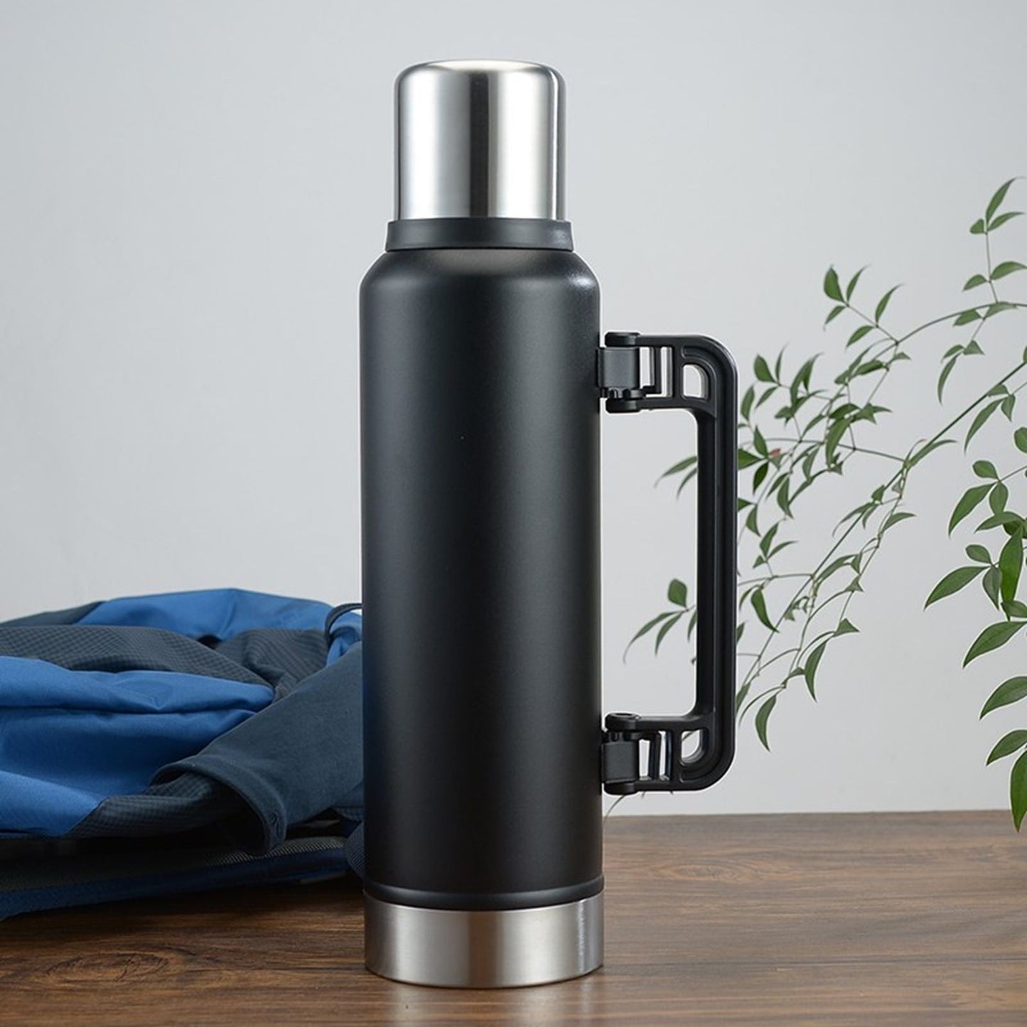 JWDX Glass and Bottle Clearance, Stainless Vacuum Insulated Travel Jug Large Capacity Outdoor Thermal Water Bottle with Carry Handle 1400Ml BKB