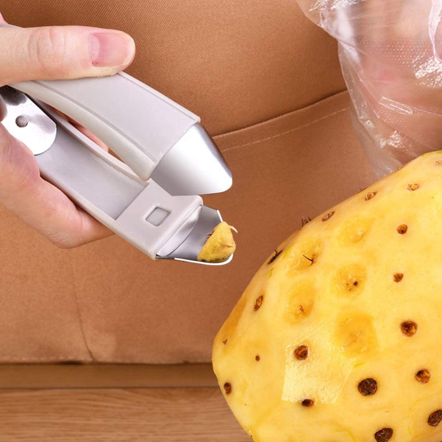 Pineapple Eye Remover Tool, Multifunctional Pineapple Corer and Slicer, Stainless Steel Cutter Strawberry Stem Remover Quickly Cut and Remove Tweezers Kitchen Tools Gray