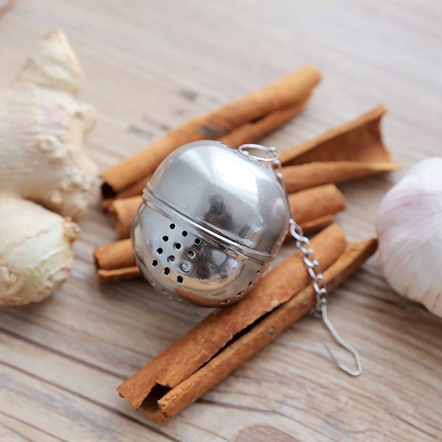 Spice Ball for Cooking, Tea Infuser, Stainless Steel Tea Ball Strainer Spice Infuser, Soup Seasonings Seperation Basket with Extended Chain Hook for Brewing Tea Spices Seasonings, 1.57x1.57 1.69" x 1.96" Silver