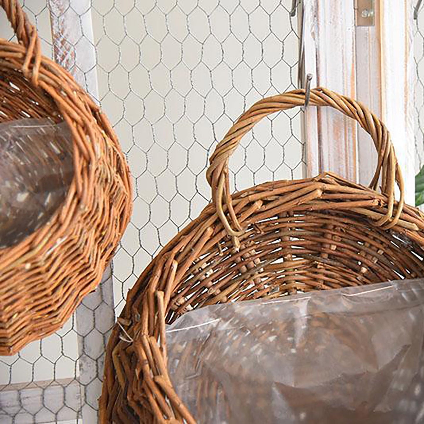 Wicker Storage Basket with Handles,Wall Pot Hanging Basket Storage Small Wicker Basket, Woven Handmade Basket Basket Flower Patio & Garden,Handwoven Craft,Leak Proof Lining,6.3x8.27' Beige