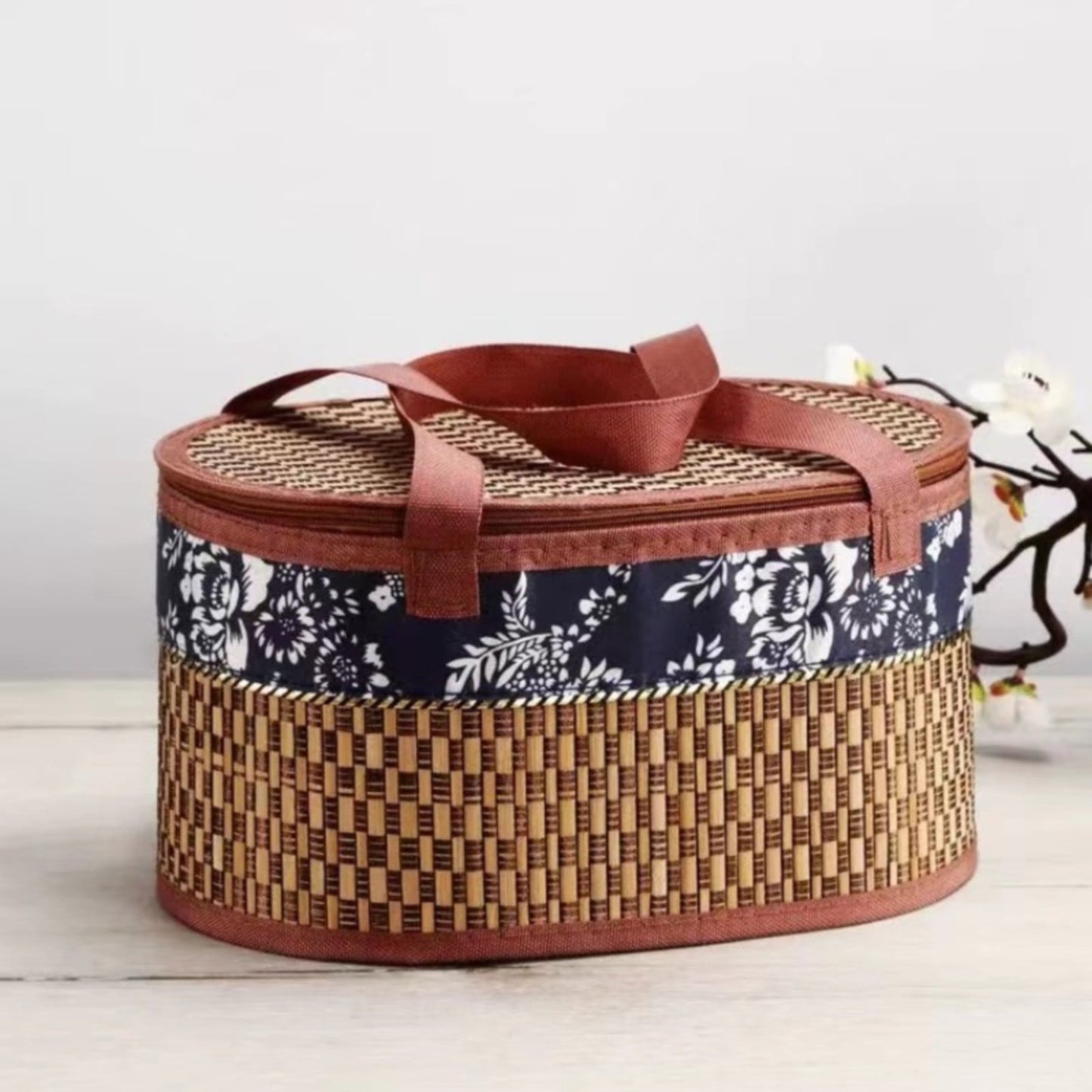 Wicker Basket with Lid,Wicker Picnic Basket with Double Handles,Woven Picnic Storage Rattan Wicker Egg Serving Gift Baskets Food Vintage Organizer Fruit Lid Hyacinth Medium Wicker Basket Brown
