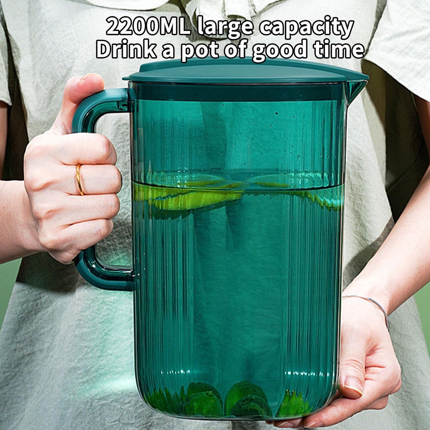 Water Pitcher With Lid,Clear Plastic Pitchers With Lids, Unbreakable Heat Resistant Tea Jug With Handle,Pitchers With Cover, Water Pitcher for Iced Drinks Juices Milk Cold Or Hot Beverages Green