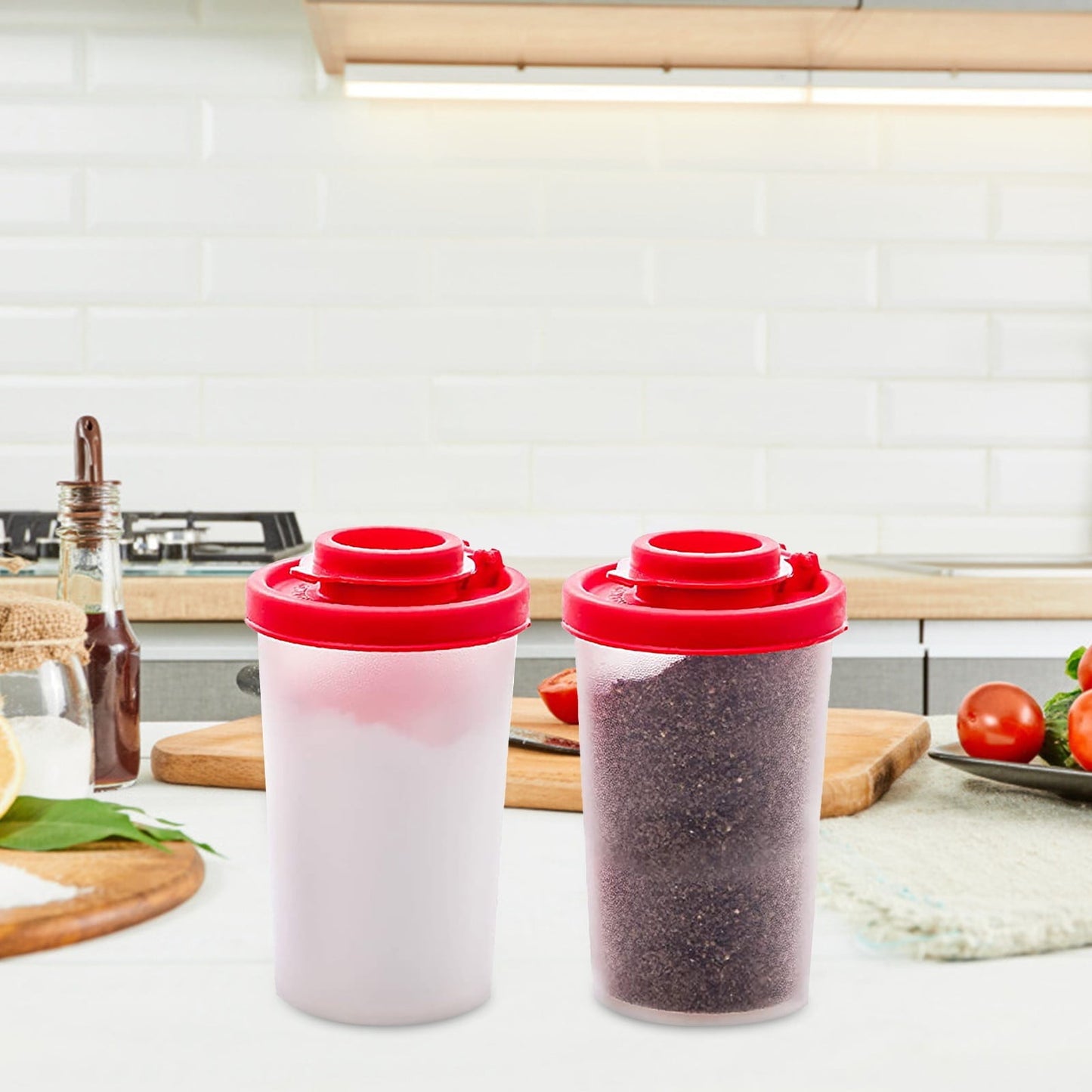 Salt And Pepper Shakers Moisture Proof,Plastic Salt Shakers,Salt Shaker To Go Camping Picnic Outdoors Kitchen Lunch Boxes Travel Spice Set Clear With Red Covers Lids Plastic Airtight Dispenser,1PCS 3PCS
