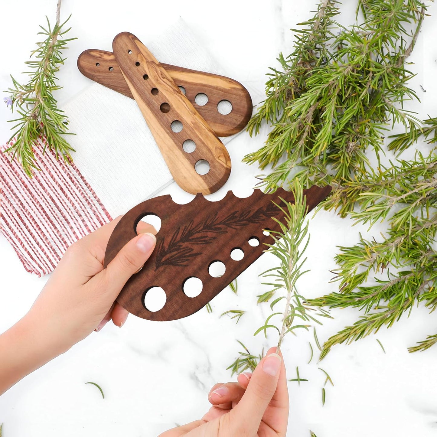 Herb Stripper 8 Holes,Herb Stripper Tool,Wooden Herb Stripper Vegetable Leaf Remover,Different Aperture Designs Wood Stripping Strippers Suitable for Herbs, Parsley, Coriander, Thyme Khaki