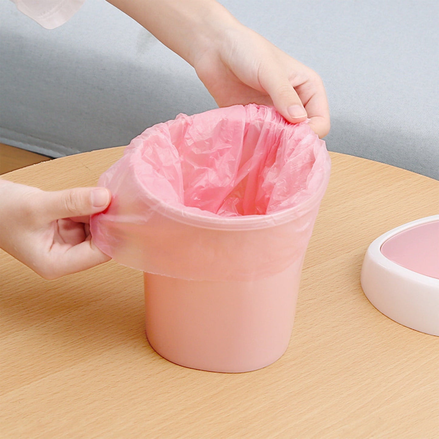 Mini Desk Trash Can with Swing Lid,Tiny Countertop Garbage Bin Portable Waste Basket for Desktop Home Office&Desktop Garbage Can Trash Waste Bin Basket Dustbin Container Home Car for Green