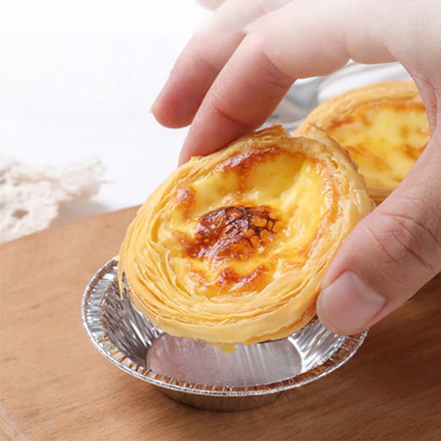 100 PCS Disposable Aluminum Foil Baking Cups,7x4x2cm Muffin and Cookie Molds,Oven Safe and No Cleaning Needed,Perfect for Cupcakes,Tartlets,and Party Treats,Convenient and Hygienic