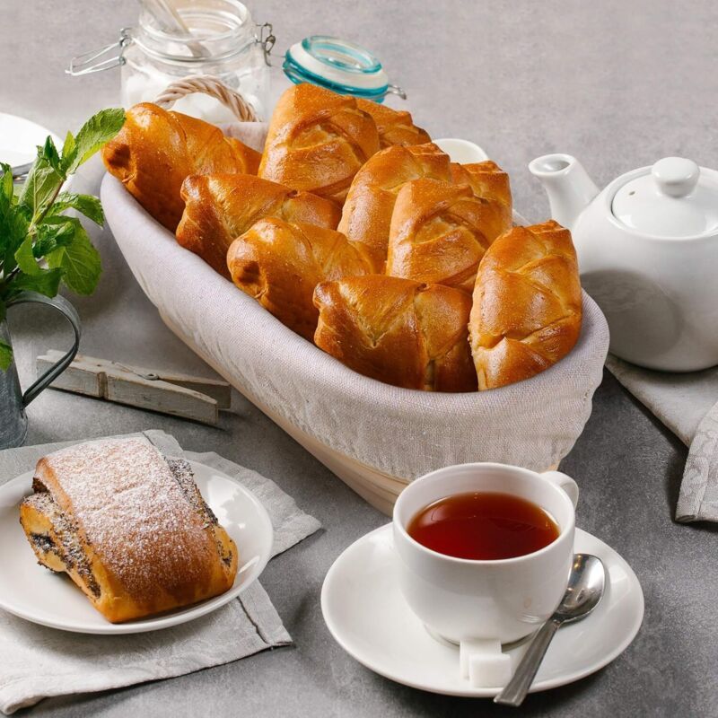 Oval Banneton Bread Proofing Basket with Wool Lining, 30 x 14 x 7 cm