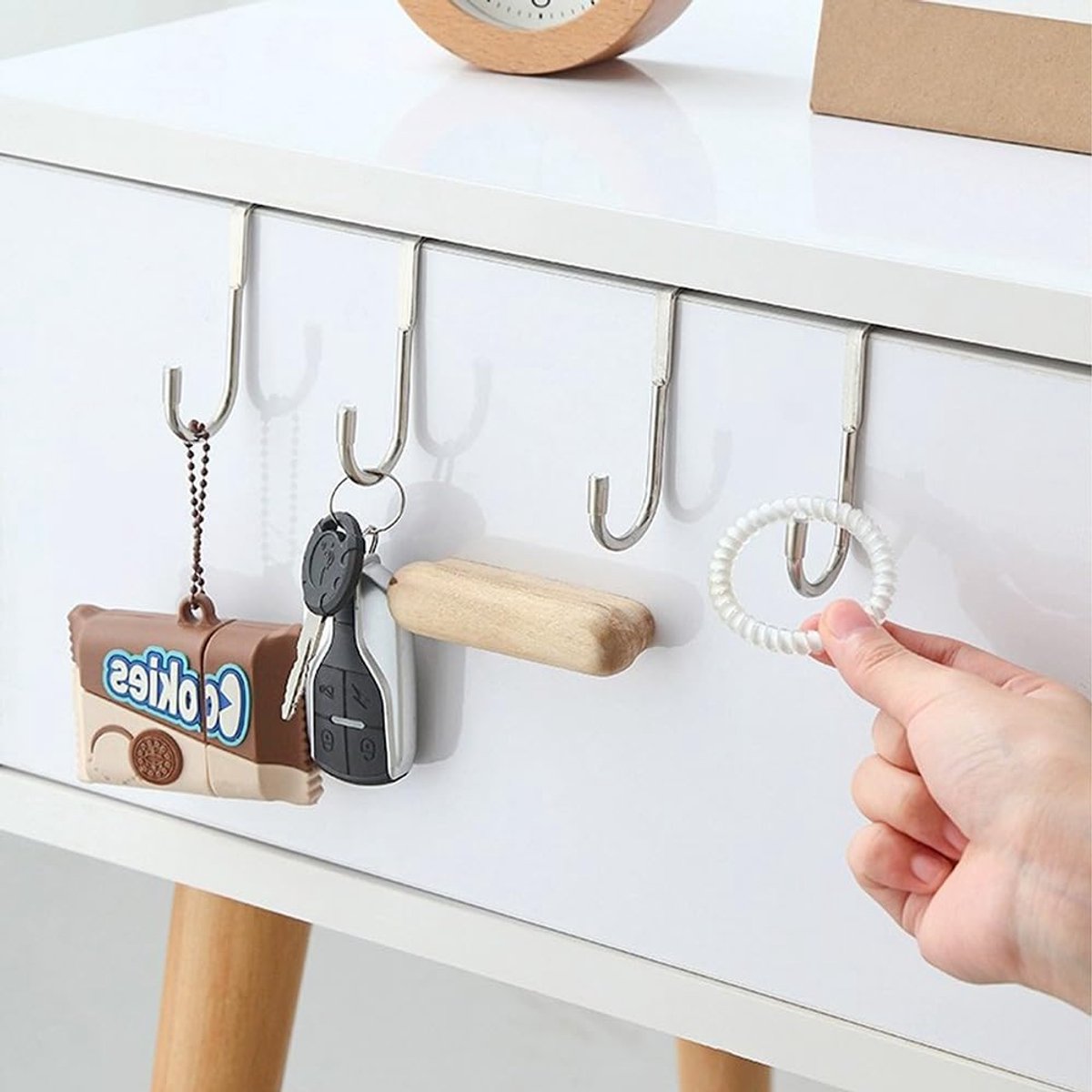 4 pieces - Hooks - Cabinet door hooks - S-shaped hooks - Storage hooks - Storage accessories - Suitable for kitchens, bathrooms, cabinets, nightstands - Silver - 6.5*2.5*7.5 cm