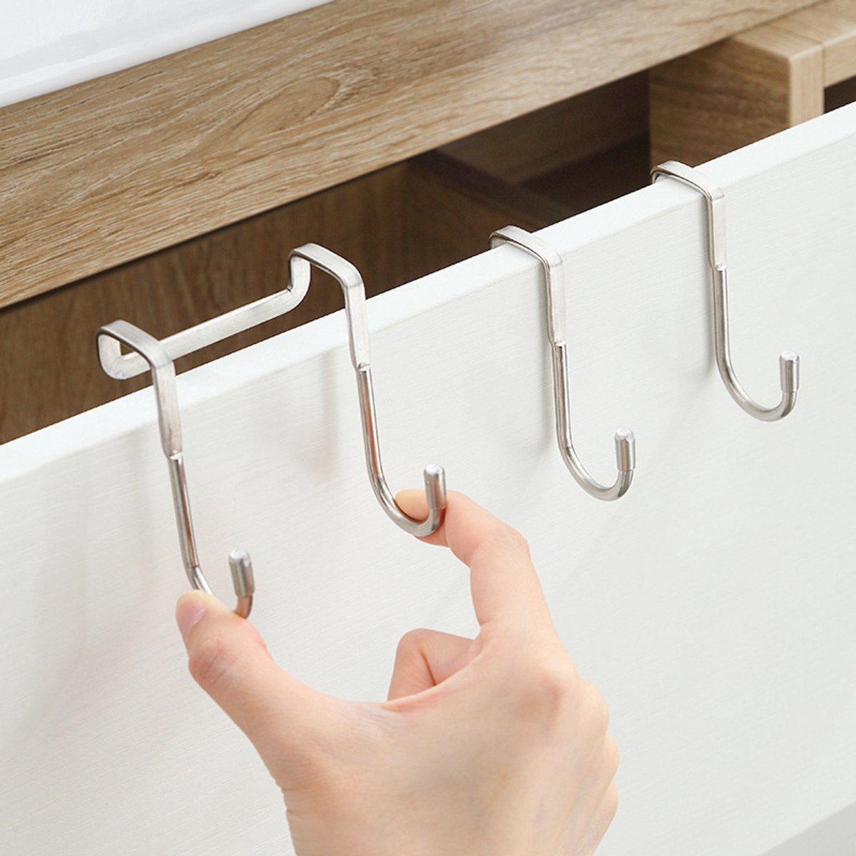 4 pieces - Hooks - Cabinet door hooks - S-shaped hooks - Storage hooks - Storage accessories - Suitable for kitchens, bathrooms, cabinets, nightstands - Silver - 6.5*2.5*7.5 cm