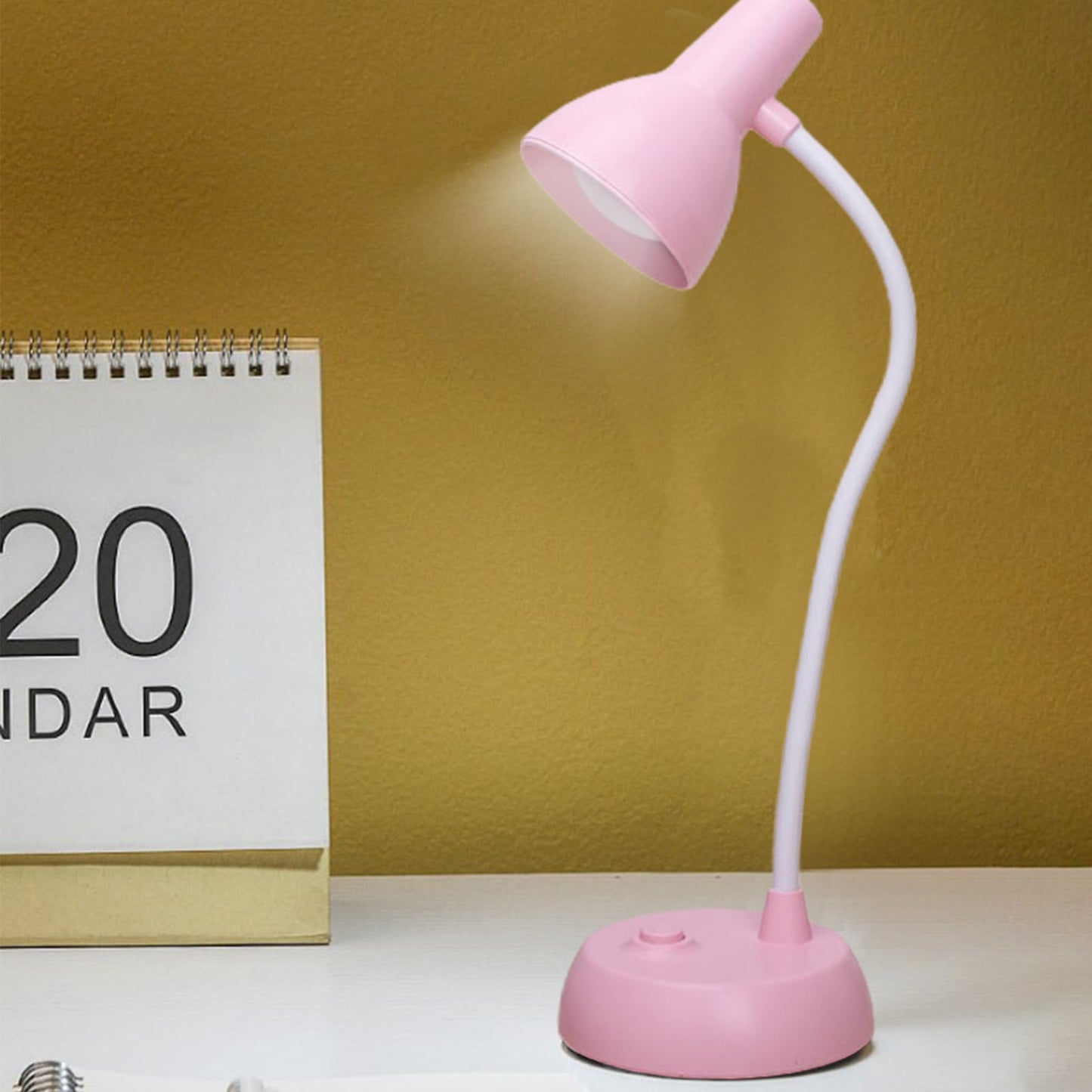 Cute Desk Lamp with USB Charging Port, Dimmable LED Reading Lamp, Flexible Gooseneck Auto Dimming Table Task Light, Bedside Reading Table Lamp, for Home Office Dorm Bedside Pink