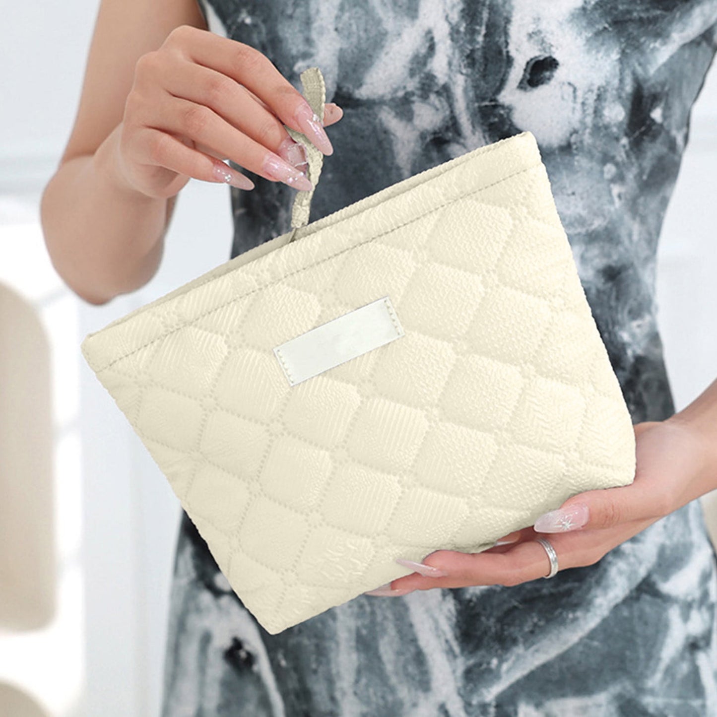 Floral Makeup Bag, Quilted Makeup Bag, Zipper Pouch, Purse Travel Make Up Organizer for Women Cosmetic, Portable Cosmetic Bag, Large Capacity Pencil Case, for Travel, Camping Beige