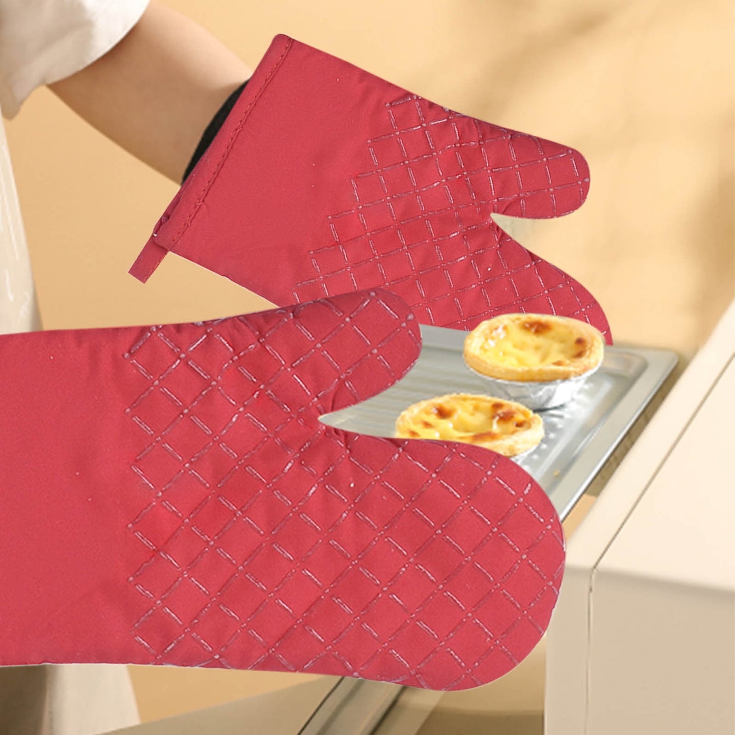 Chmadoxn 4 Pcs Oven Mitts and Pot Holders, Oven Glove High Heat Resistant 500 Degree, Long Oven Mitts with Recycled Cotton Infill and Silicone Non-Slip Surface for Baking, Kitchen, Cooking 11.8×6.7 in Black