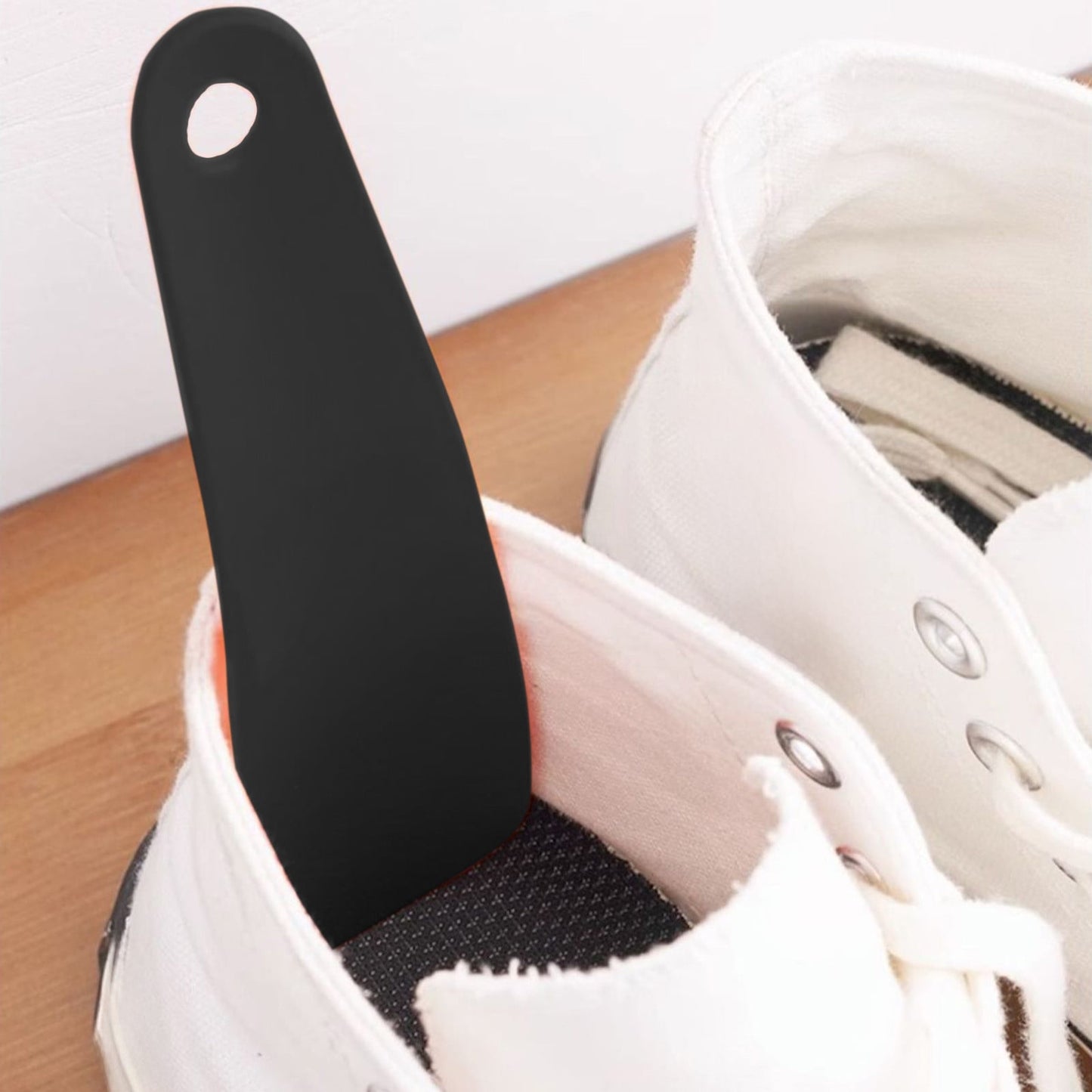 Darzheoy Shoe Horn 6.3 Inch, Shoe Horn Travel Size Small Shoe Helper Small Plastic Shoehorn Travel Shoe Horn Wide Short for Kids Women Black