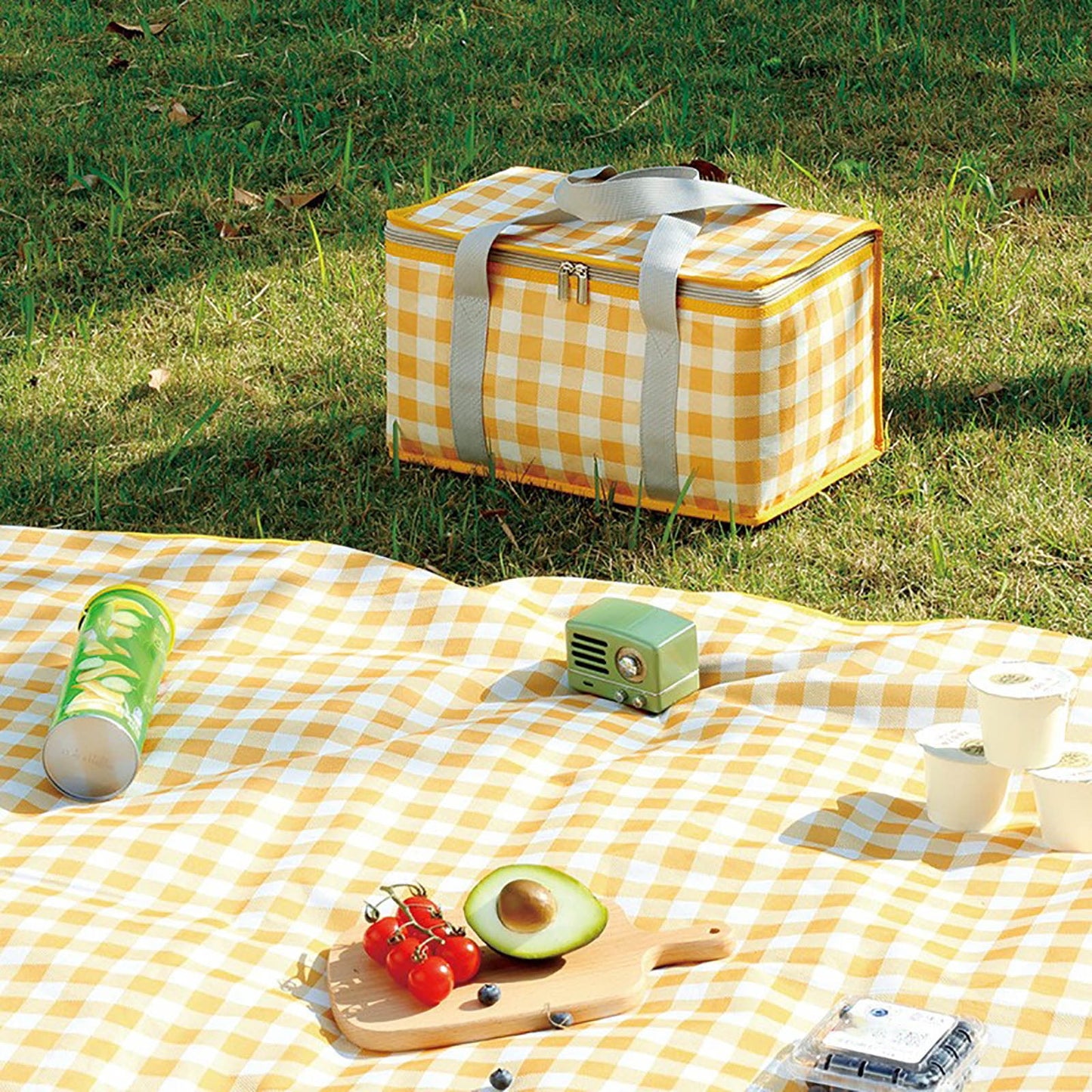 Darzheoy Large Picnic Basket Shopping Basket Camping Picnic Basket Travel Picnic Bag Portable Bento Bag Thermal Insulation Bag Yellow