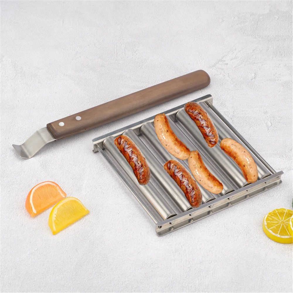 Hot Dog Roller, Sausage Roller for Grill, Stainless Steel BBQ Hot Dog Griller with Extra Long Wood Handle, Evenly Cooked Hotdogs, 6 Rollers for 5 Hot Dogs（16.5*14*3.5cm）
