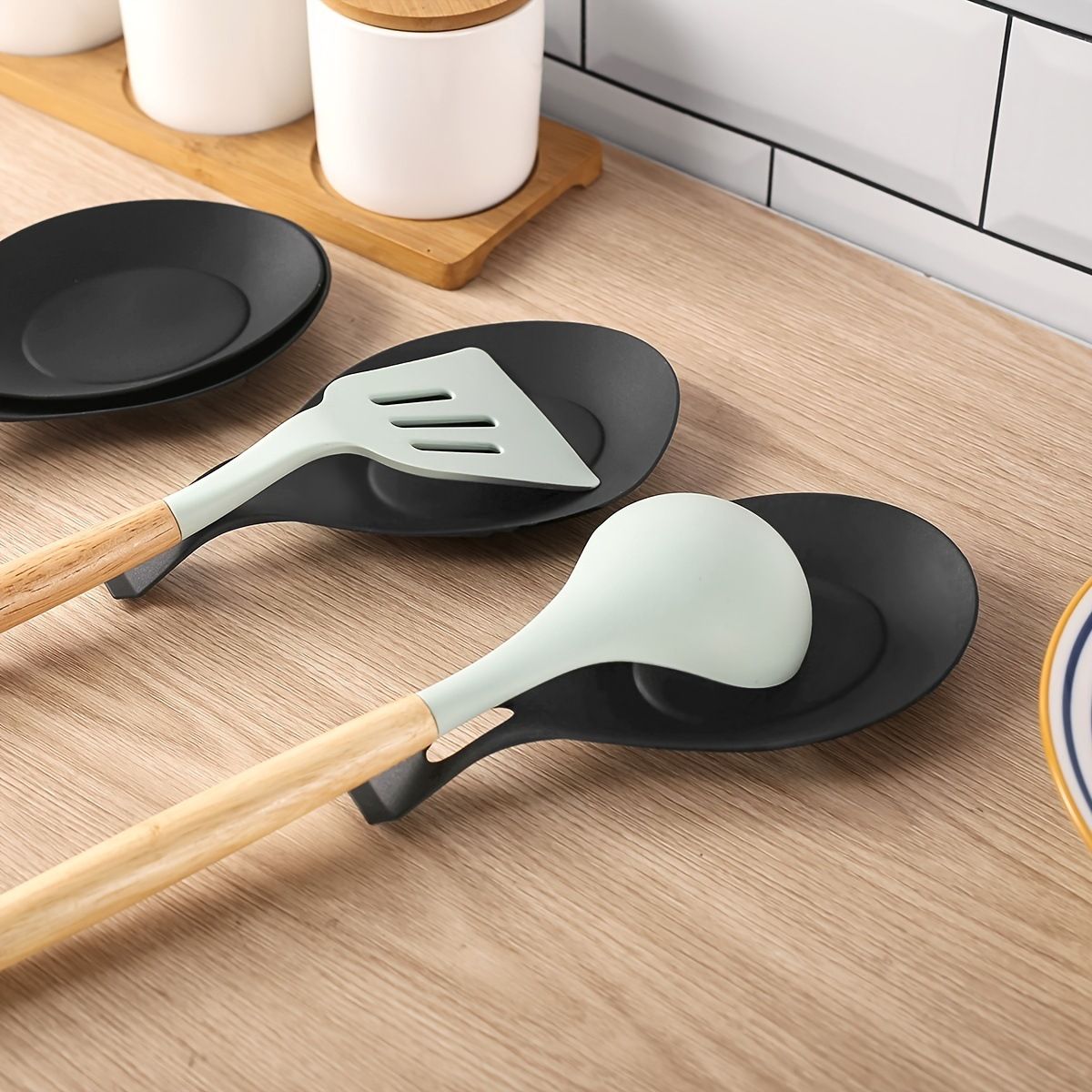 TPE Spoon Rest,  Heat Resistant Kitchen Utensil Holder Spatula Ladle Rest for Counter Stove Top, Black 4Pcs