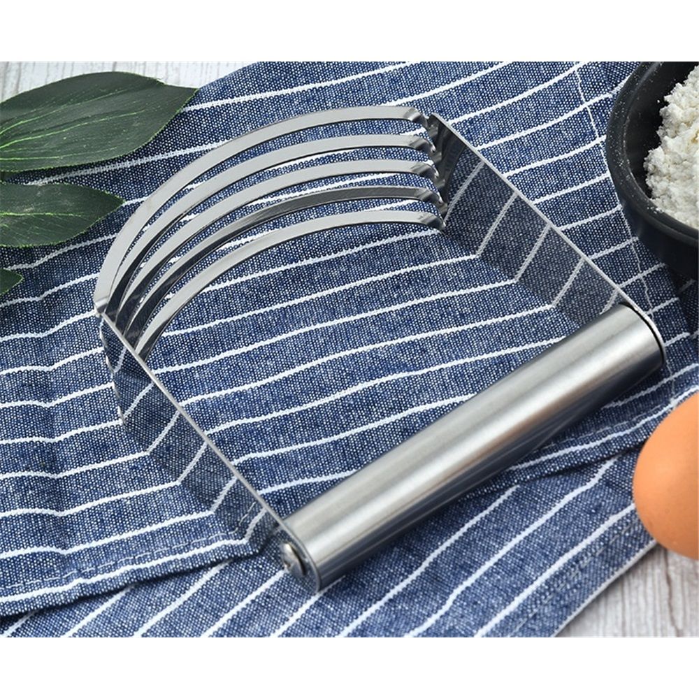 Dough Blender, Stainless Steel,Top Professional Pastry Cutter with Heavy Duty Blades, Medium Size, silvery