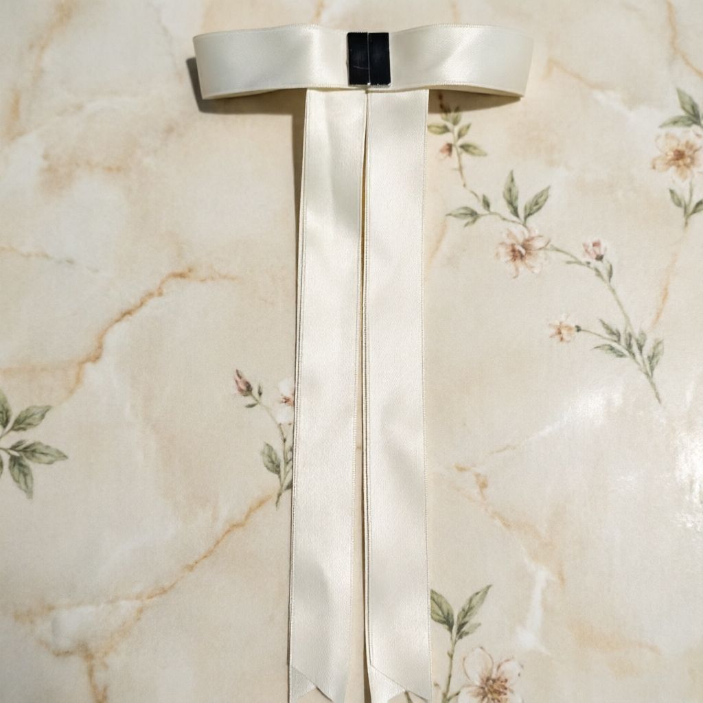 Magnetic Bow Hair Claw Clip White