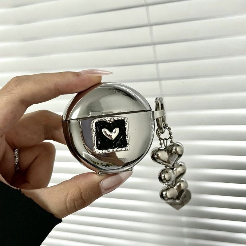 Pink Framed Heart Plated Case + 3 Heart Pendants AirPods 4