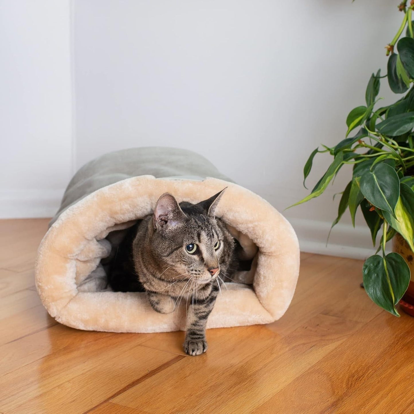 Universal Pet Warm Bed Dark Brown