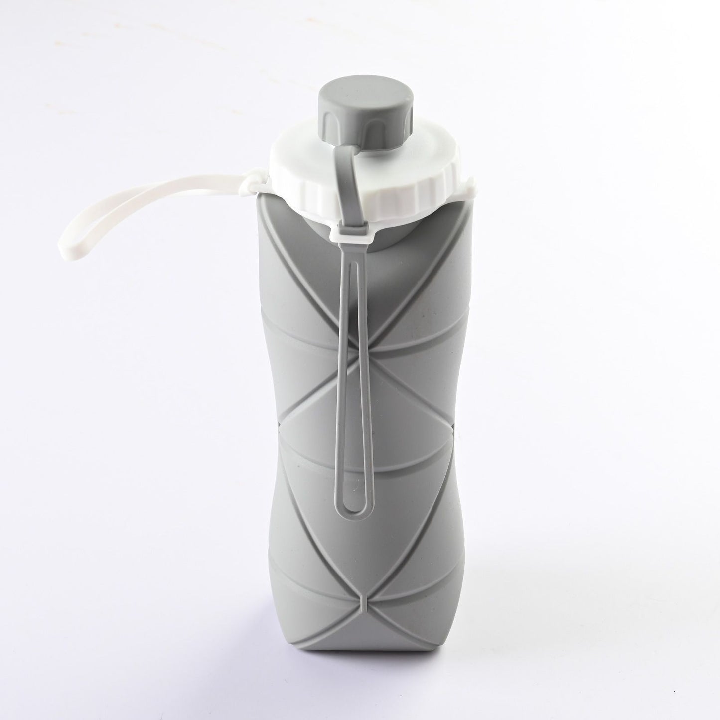 Portable Foldable Retractable Silicone Water Bottle, Food Grade Heat Resistant Outdoor Hydration Kettle for Mountain Climbing, Road Trips and Christmas Optional Holiday Gift, 600ml, Gray