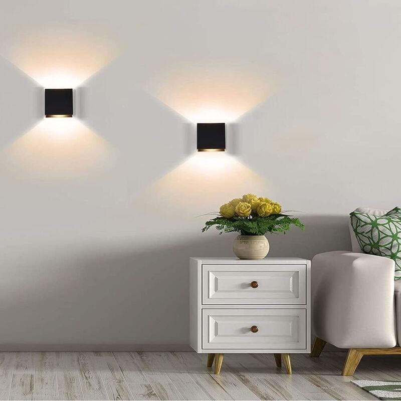 Modern LED Wall Light, 7W, Black Square, Warm Light Living Room Suitable for the Bedroom or Garden with a Colonnade