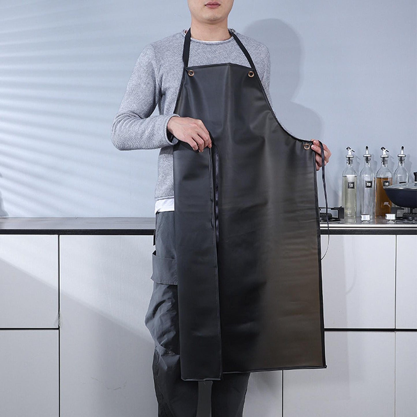 Black Waterproof PVC Apron, Heavy Duty Anti Corrosion Rubber Apron for Lab Cleaning Butcher and Barbecue, 80 x 55 cm