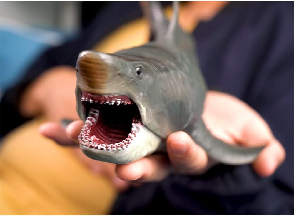 Large Megalodon Shark Toy, Plastic Sea Animal Figure, Realistic Sea Monster Toy Figure