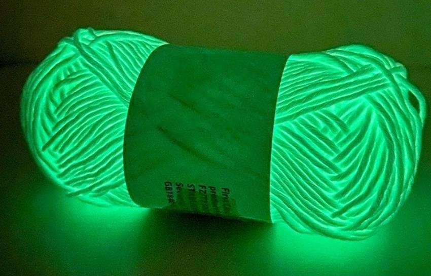 Luminous yarn for knitting and crocheting, White