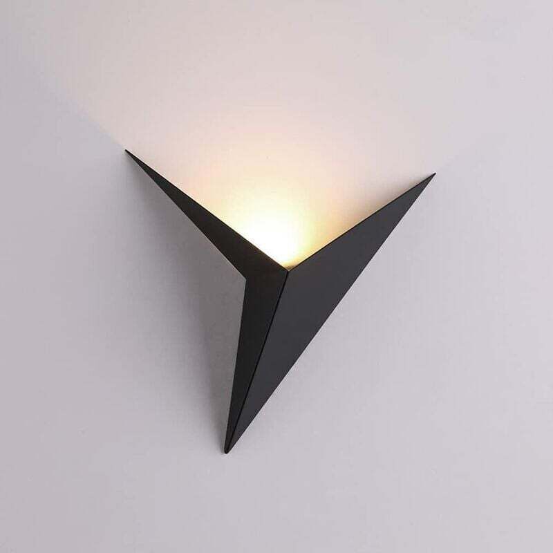 3W LED Indoor Wall Light, Creative Triangle Shape, Black Wall Lamp, 3000K Warm White, Modern Metal Wall Light for Bedroom, Living Room, Staircase