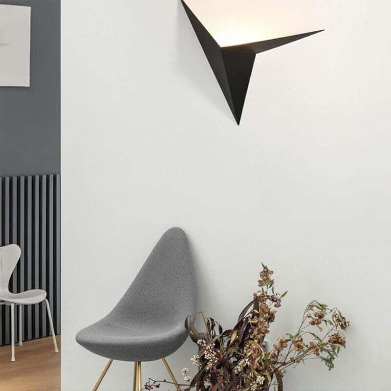 3W LED Indoor Wall Light, Creative Triangle Shape, Black Wall Lamp, 3000K Warm White, Modern Metal Wall Light for Bedroom, Living Room, Staircase