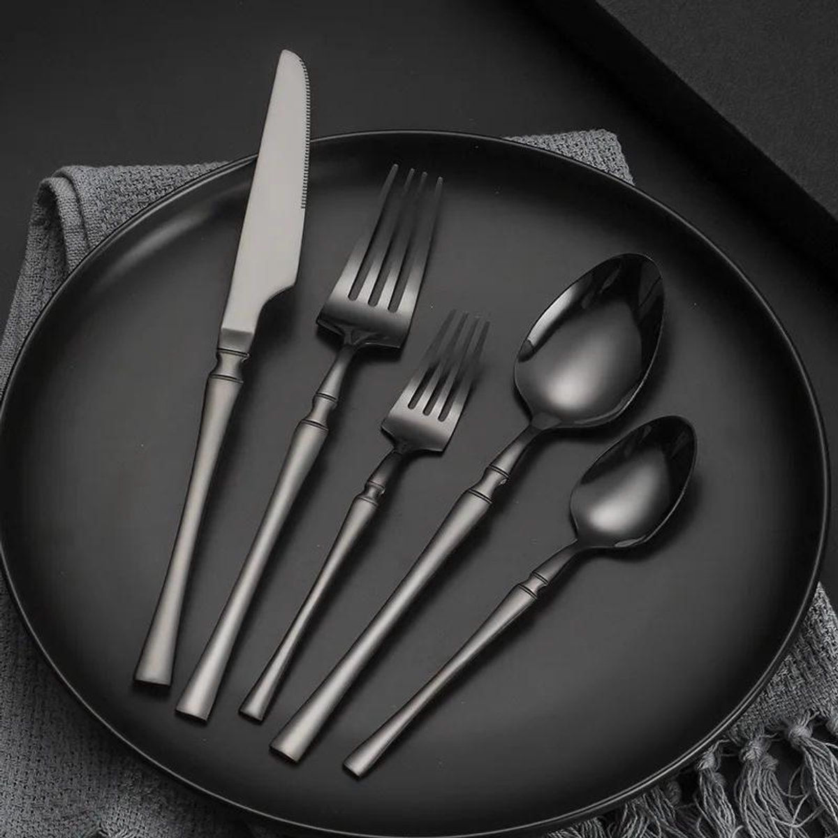 30 Piece Stainless Steel Flatware Set With Knives Forks Spoons Teaspoons Dessert Forks For 6 Dining And Parties Black