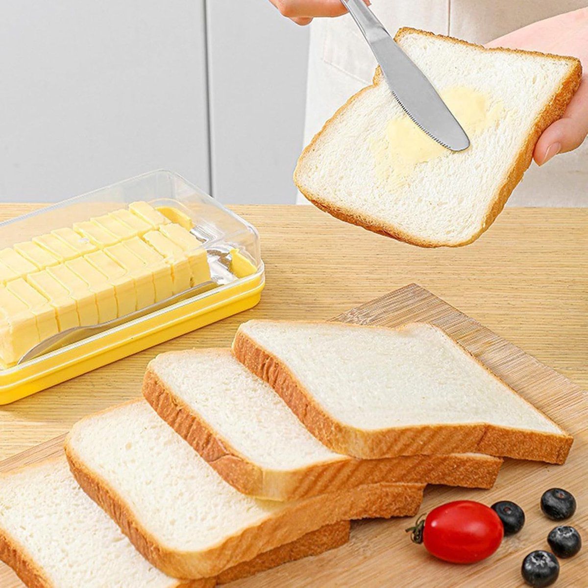 Butter Dish With Lid And Built In Slicer, BPA Free Butter Keeper With Stainless Steel Cutter, For Fridge Countertop, Yellow, 19.45 x 10.6 x 4.8 cm