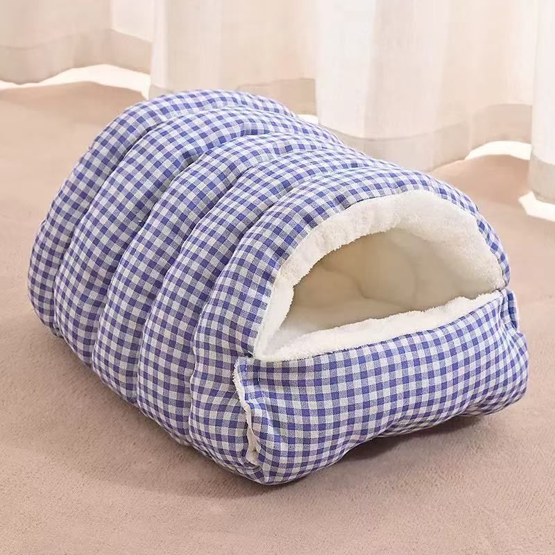 Blue‑and‑white colourway Winter Warm Half‑Closed Cat Cave Bed, Polar‑Fleece Lined Checkered Washable Pet Nest Bed for Small Cats & Puppies
