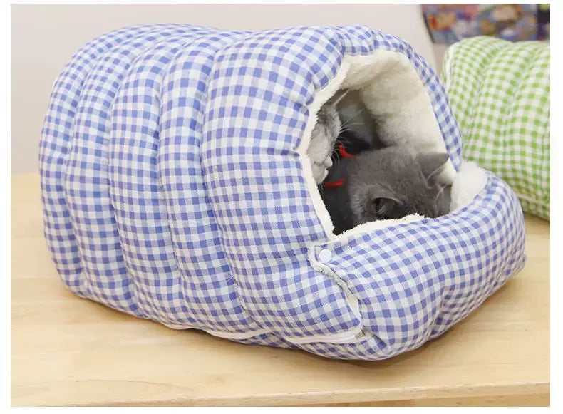 Blue‑and‑white colourway Winter Warm Half‑Closed Cat Cave Bed, Polar‑Fleece Lined Checkered Washable Pet Nest Bed for Small Cats & Puppies