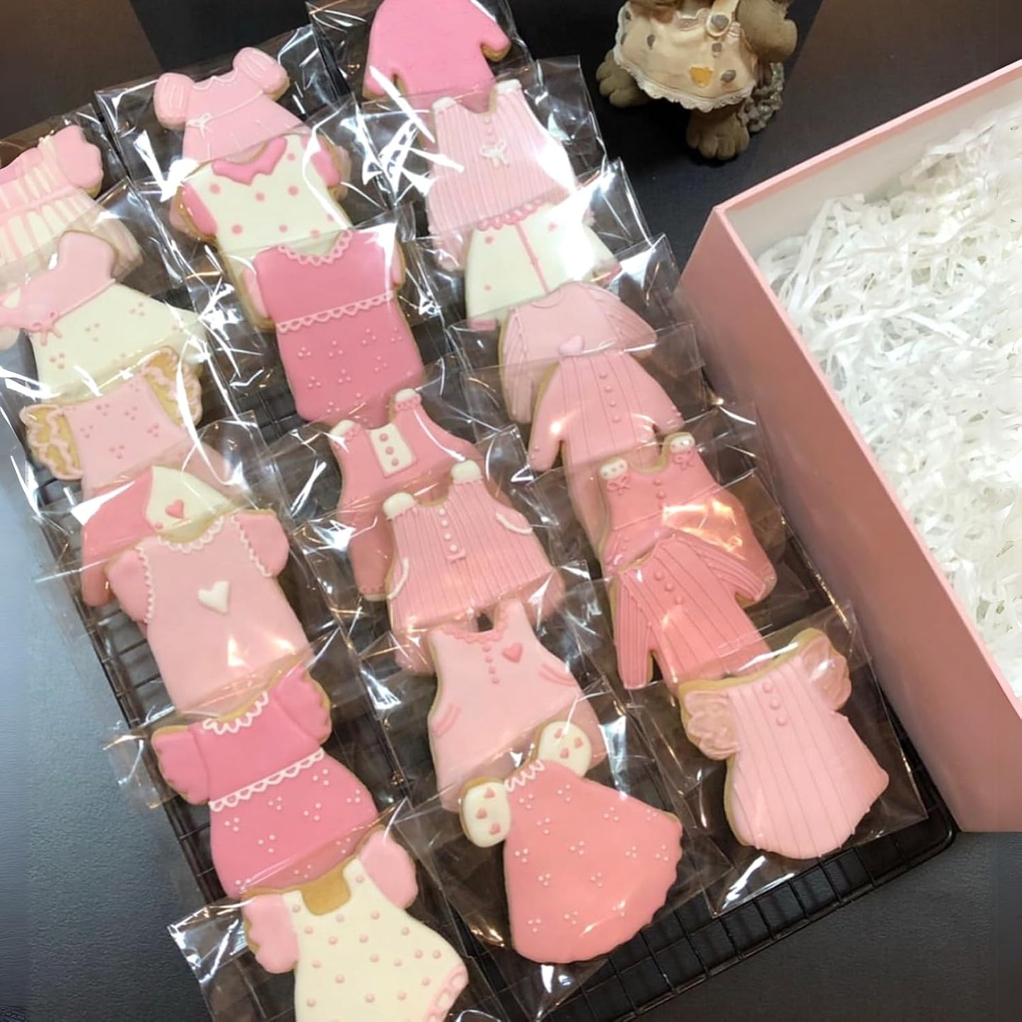 100pcs 4x6Inches Clear Cakesicle Bags Cookies Rice KrispieTreat Bags Individually Wrapped Treat Packaging for Soap Browine Chocolate Truffle Candy Gift Wedding Birthday Party Favors