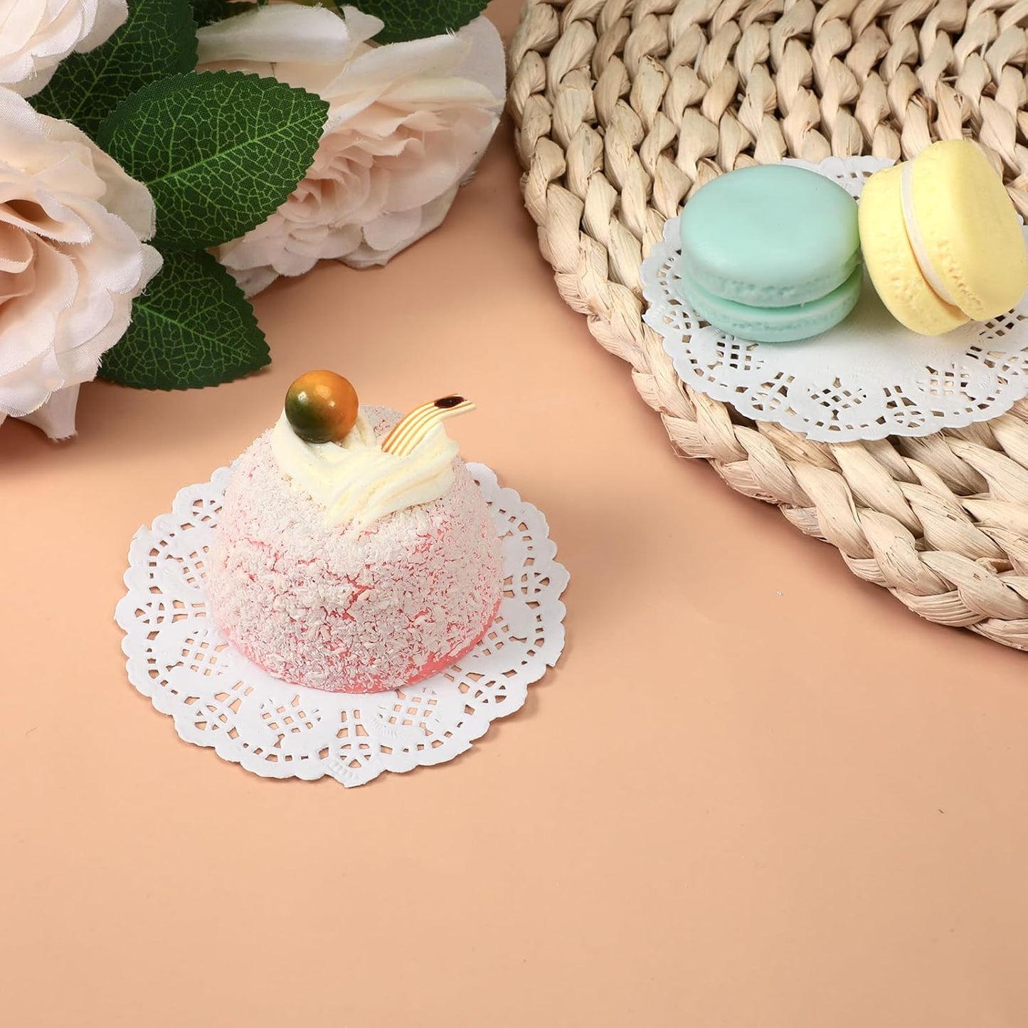 Paper Doilies, 200 Pcs 3.5 Inch Lace Doilies Paper Round Disposable Placemats White-Doilies for Tables Dessert Trays Party Craft Wedding Birthday Cakes Tableware Decorations