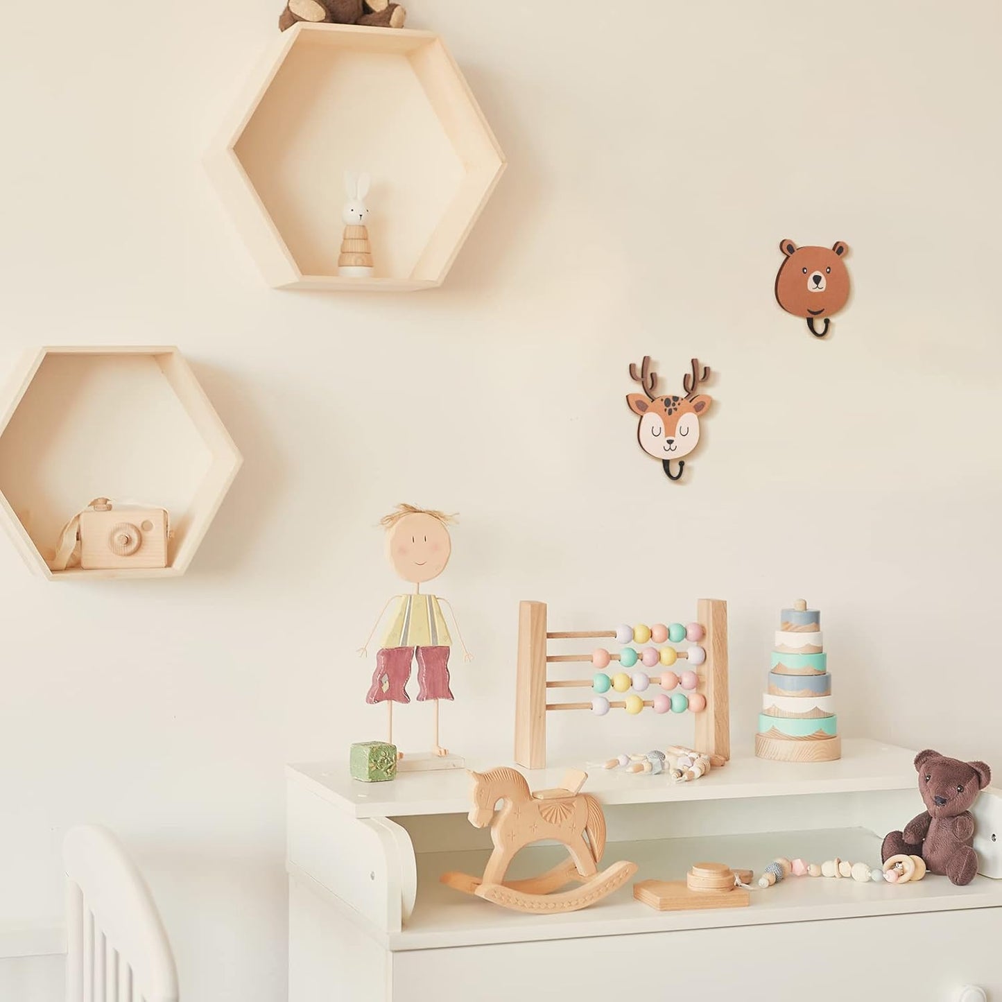 4 Pcs Kids Wall Hooks Wooden Safari Animal Decorative Wall Mount Coat Hooks Jungle Animal Theme Nursery Decor Cute Towel Hanger for Kids Room Bedroom Bathroom Home Decorations