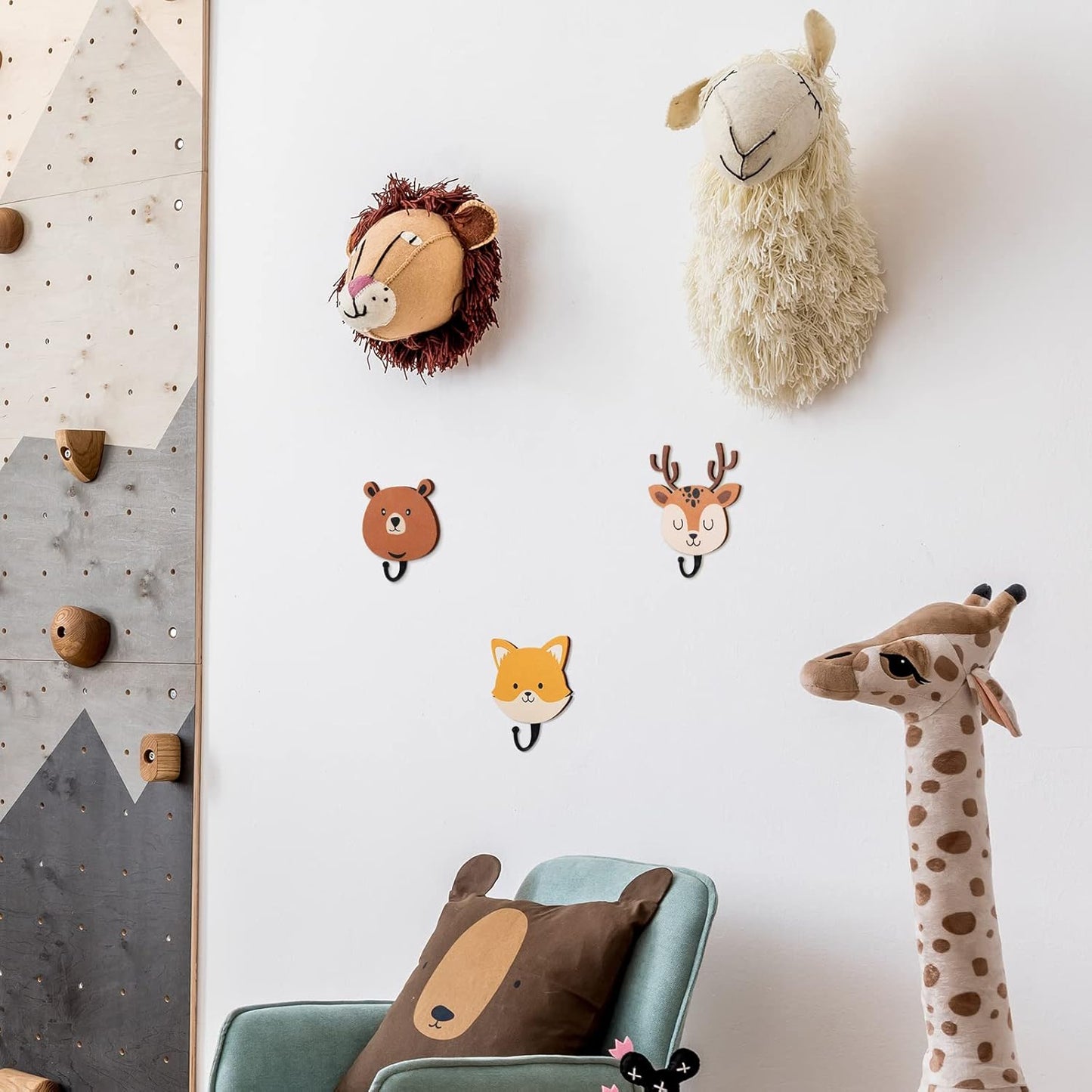 4 Pcs Kids Wall Hooks Wooden Safari Animal Decorative Wall Mount Coat Hooks Jungle Animal Theme Nursery Decor Cute Towel Hanger for Kids Room Bedroom Bathroom Home Decorations