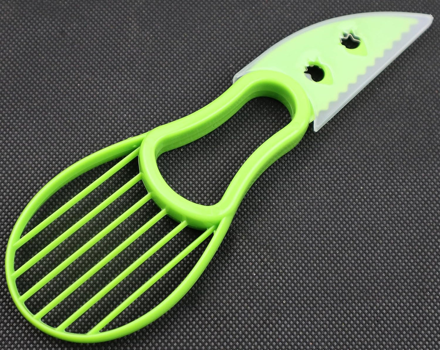 3-in-1 Avocado Tool - Safe Cutter, Pitter and Spoon in One - Green - Set of 1
